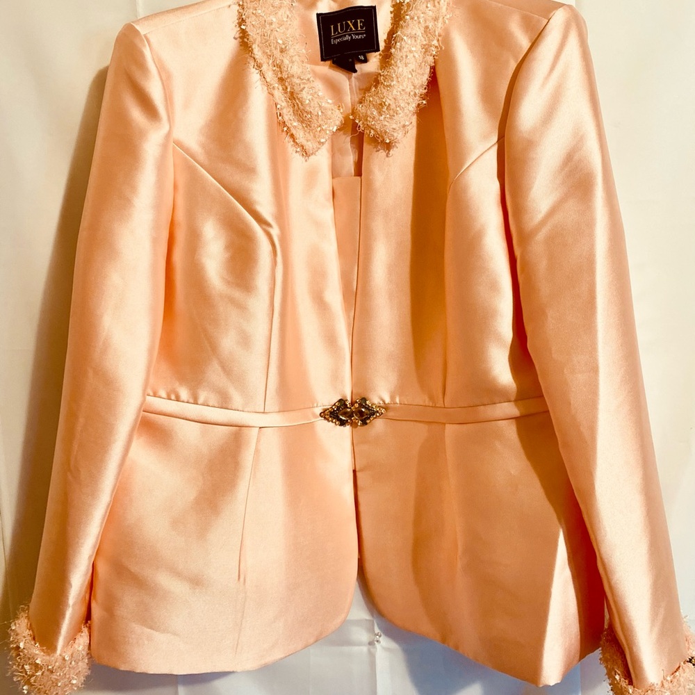 Luxe Women's Soft Peach Suit Jacket